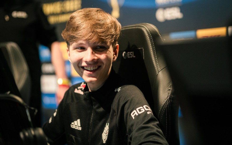 还是韦世豪 还是韦世豪